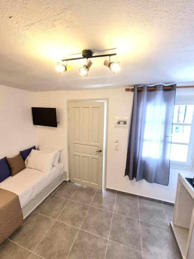 Joannes Vacation Rooms Adamantas Exterior photo