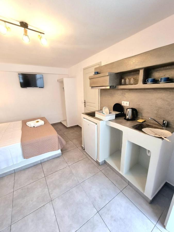 Joannes Vacation Rooms Adamantas Exterior photo