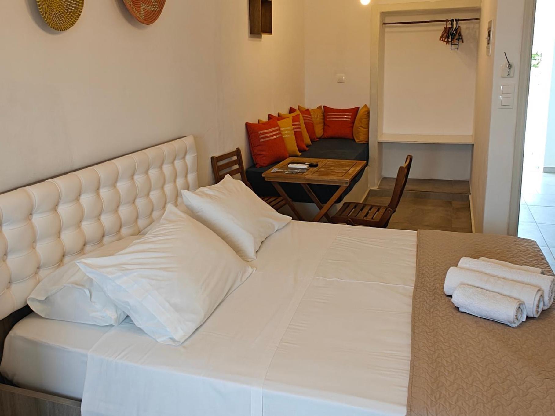 Joannes Vacation Rooms Adamantas Room photo