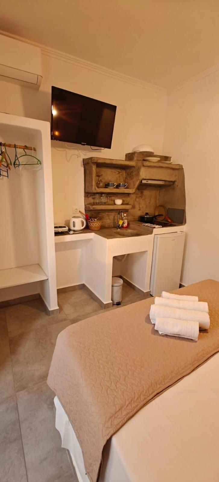 Joannes Vacation Rooms Adamantas Exterior photo
