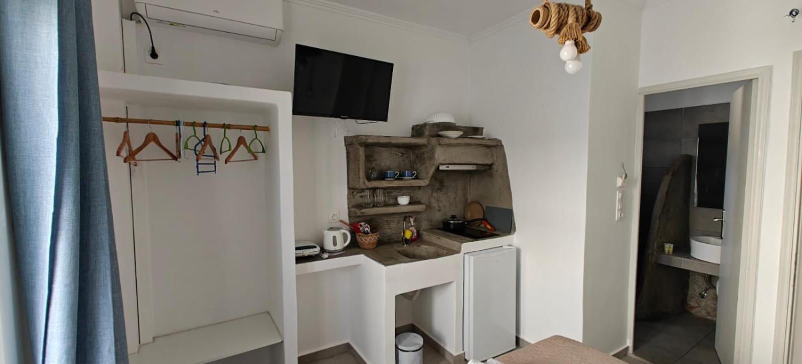 Joannes Vacation Rooms Adamantas Exterior photo