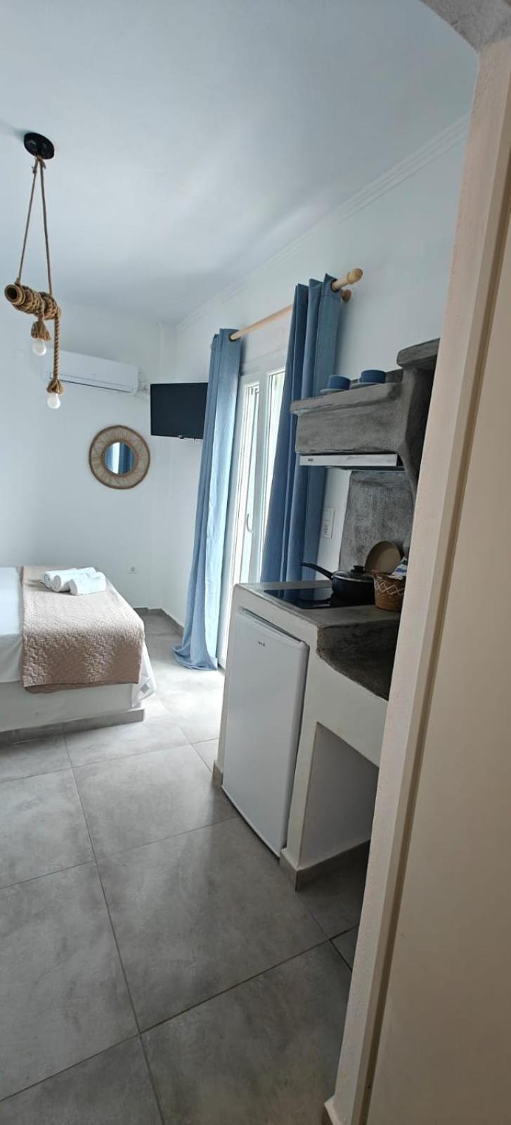 Joannes Vacation Rooms Adamantas Exterior photo